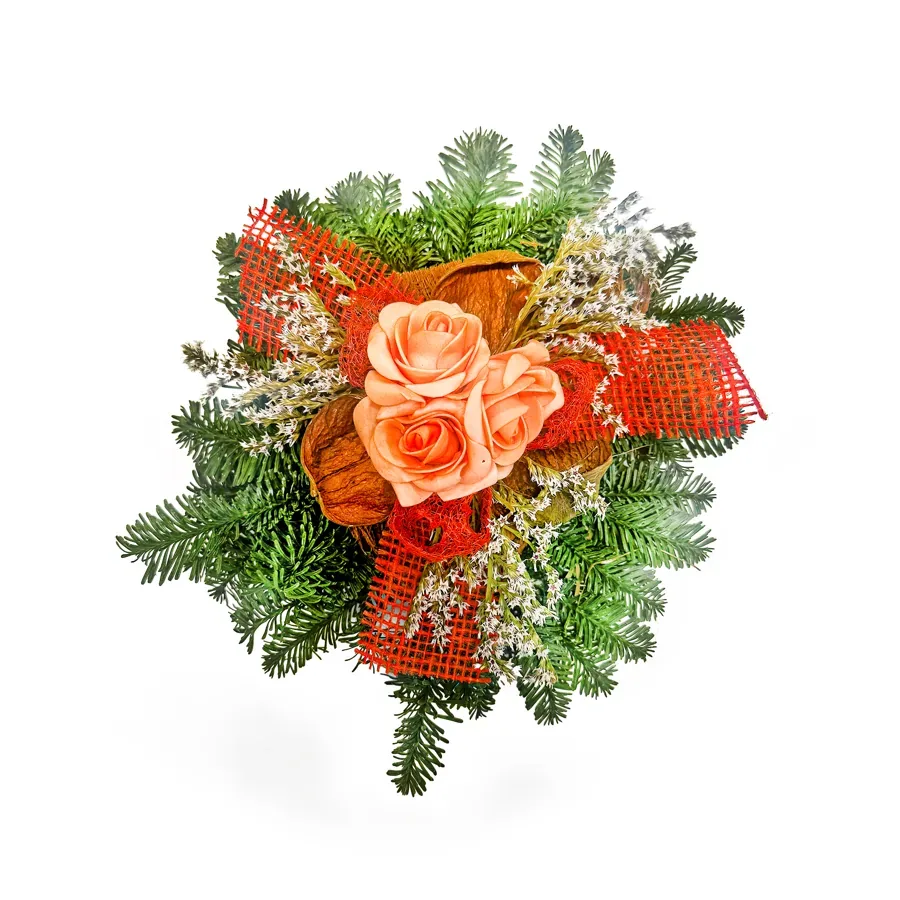Floristikgesteck mit Schnittgrün, Naturmaterialien und orangefarbenen Rosen aus dem Horn-Grün-Sortiment