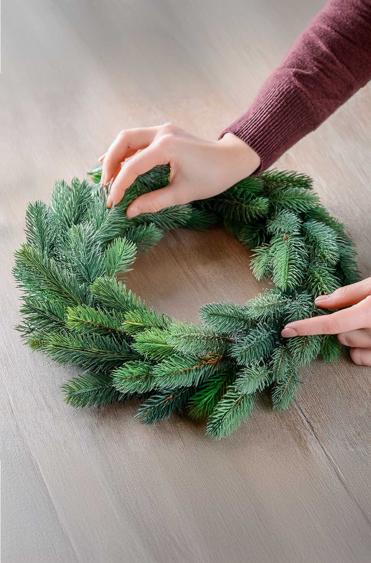 dekogreen - Handarbeit - Tannenkranz - Adventskranz - 100% natürlich frisch - Nordmanntanne